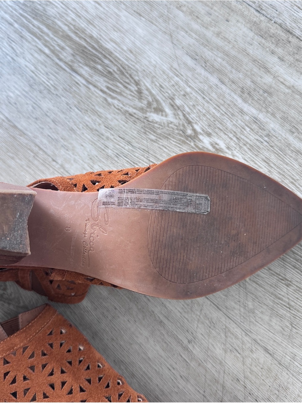 Sbicca Vintage Collection Suede Laser Cut Ankle Botties 8 - Picture 10 of 16